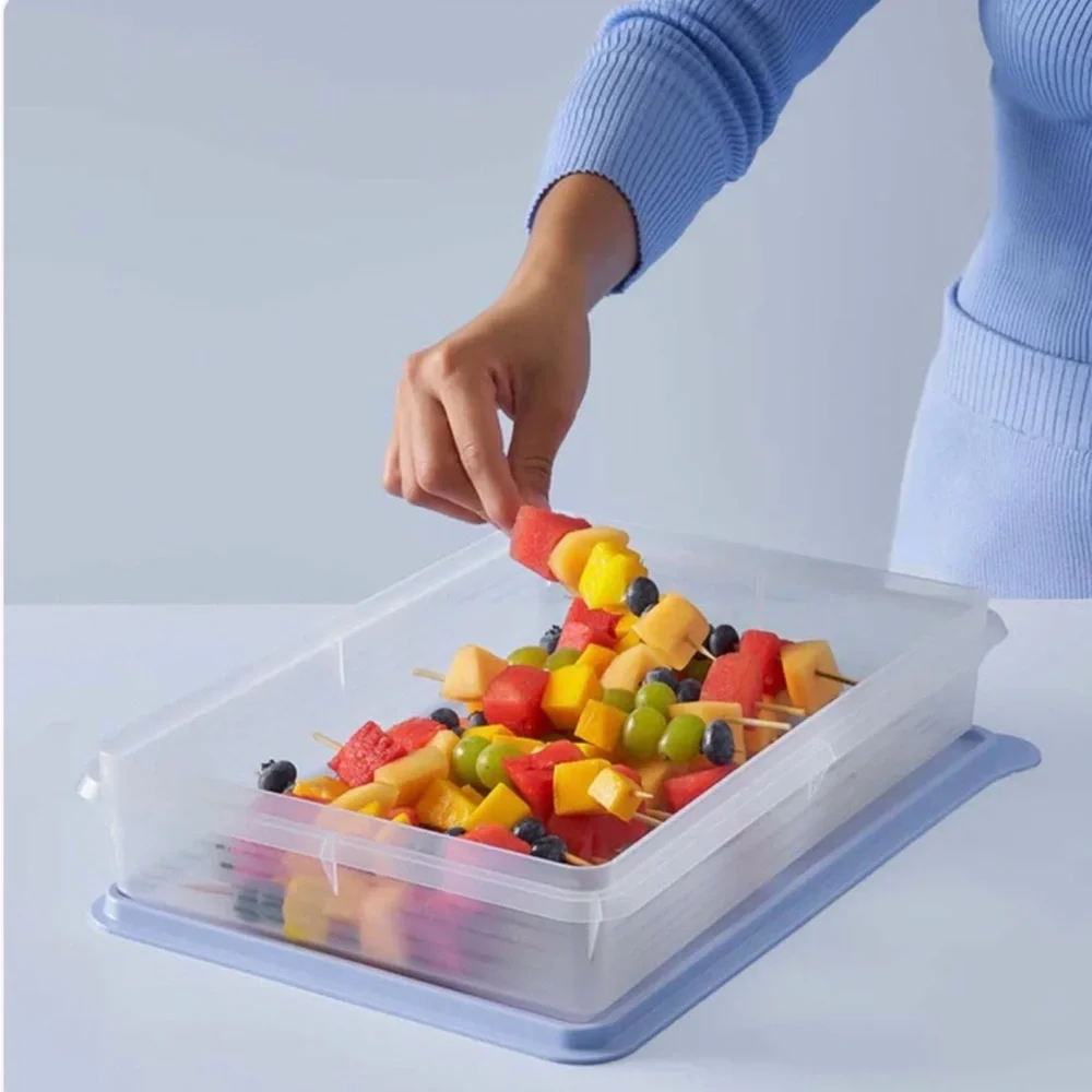 Tupperware Snack Stor Food Storage Container with Light Blue Lid, NEW!